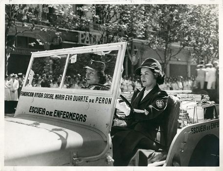 Buenos Aires - Enfermeras de la Fundación Eva Perón