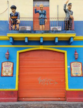 Building y sculptures on Caminito en Buenos Aires, Argentina (15938966161)