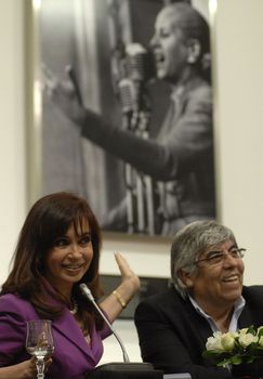 Cristina, Moyano y Evita