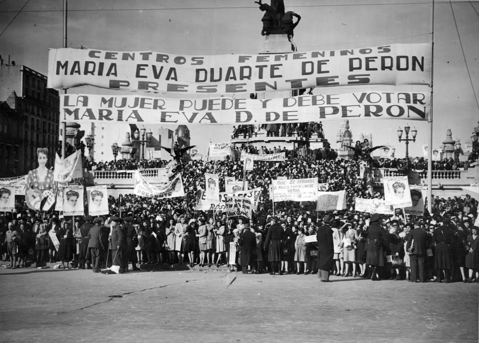 Manifestación por el Voto Femenino en Buenos Aires